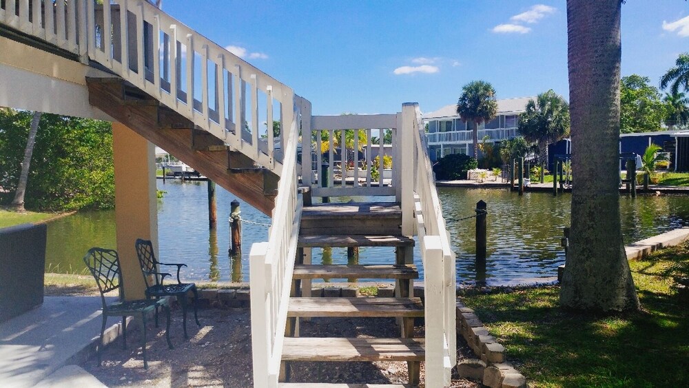 Flamingo Inn Bayside Suites - photo 41
