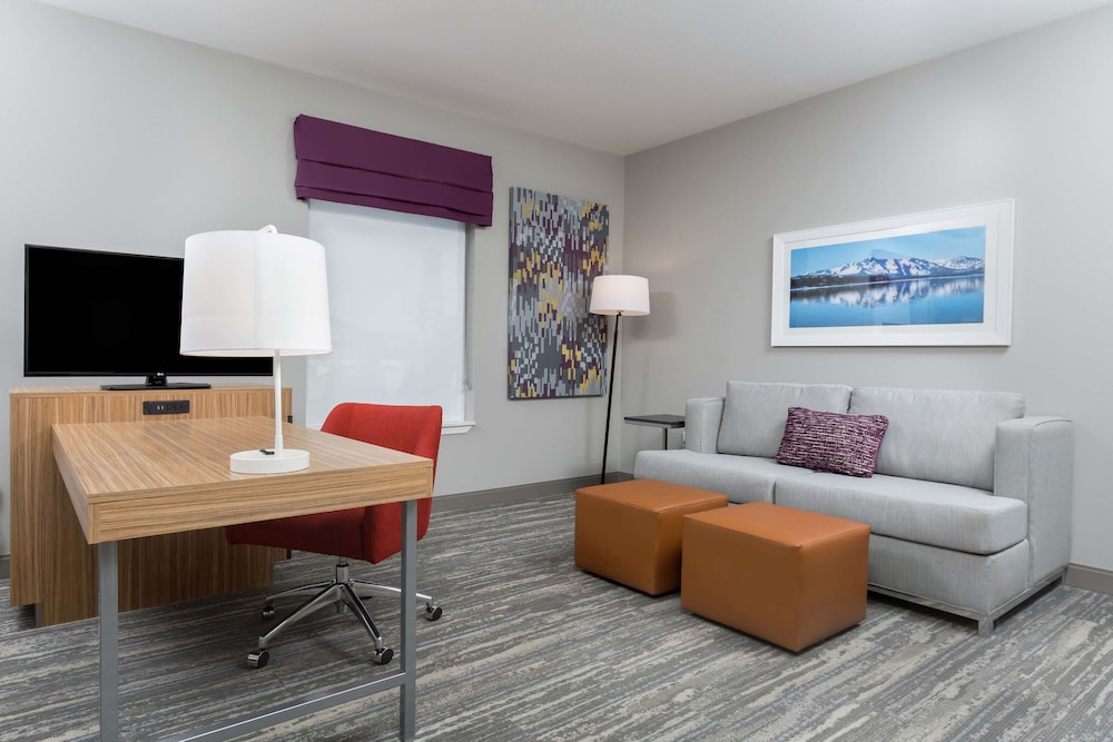 Hampton Inn & Suites Reno Sparks - photo 15
