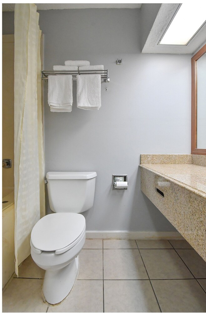OYO Hotel Texarkana Trinity AR Hwy I 30 - photo 20