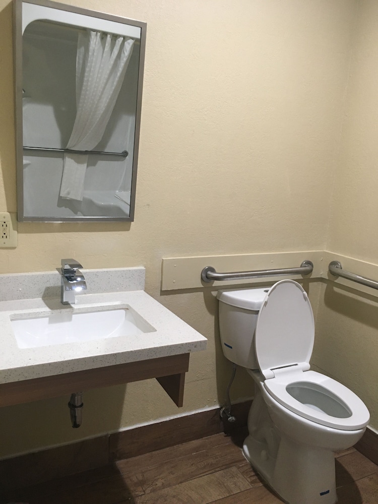 Microtel Inn & Suites by Wyndham Florence - photo 15