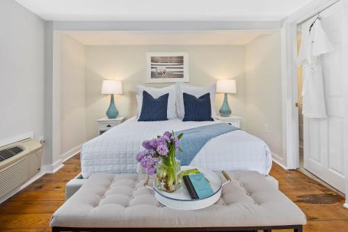 Lamberts Cove Inn - photo 80
