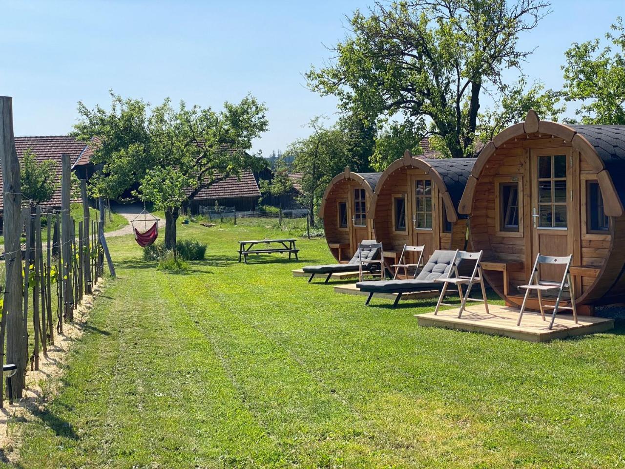 Andrella Auszeithof Schlaferlebnis im Holzfass — hotel in Zwettl Stadt