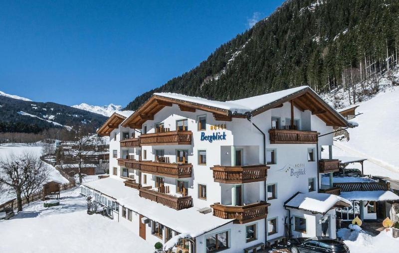 Hotel Bergblick Sas Di Eisendle Alfred & Co. in Racines, Italy