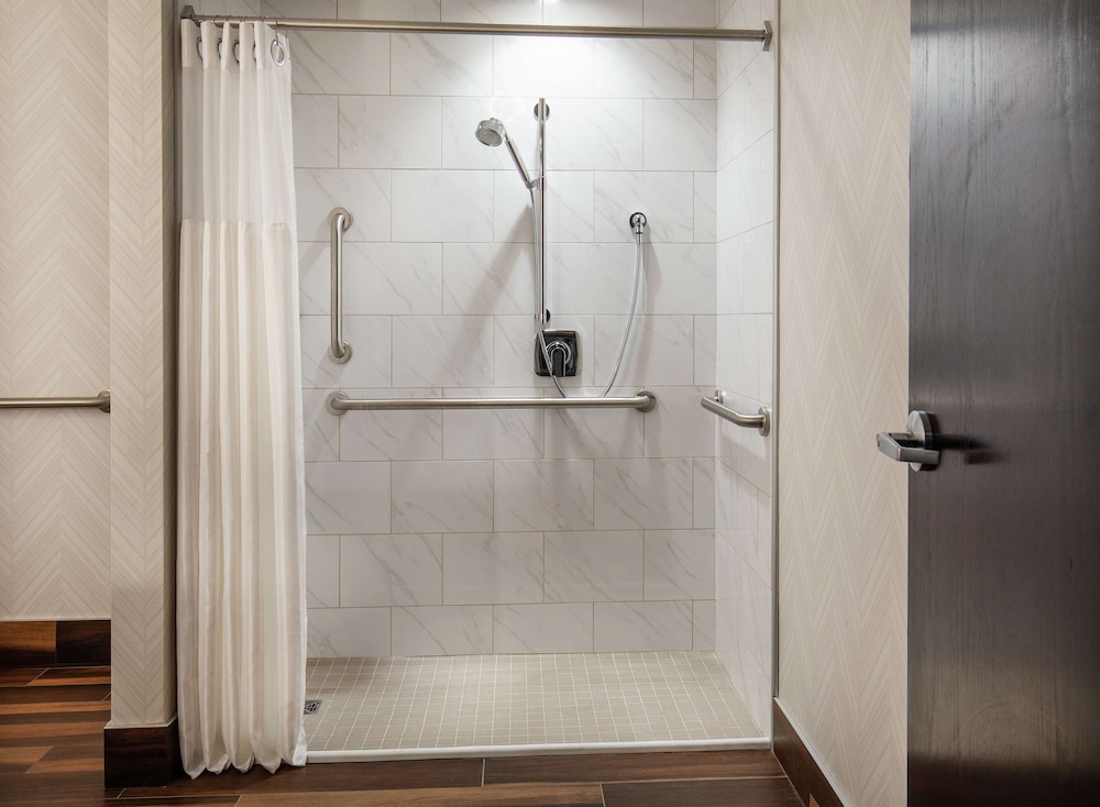 DoubleTree by Hilton Youngstown Downtown - photo 8