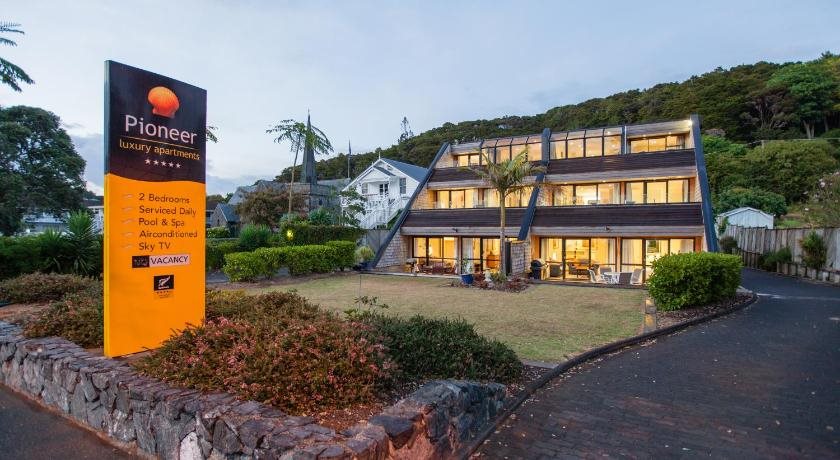 Pioneer Waterfront Apartments — 4-Star Luxury Hotel in Paihia, New Zealand
