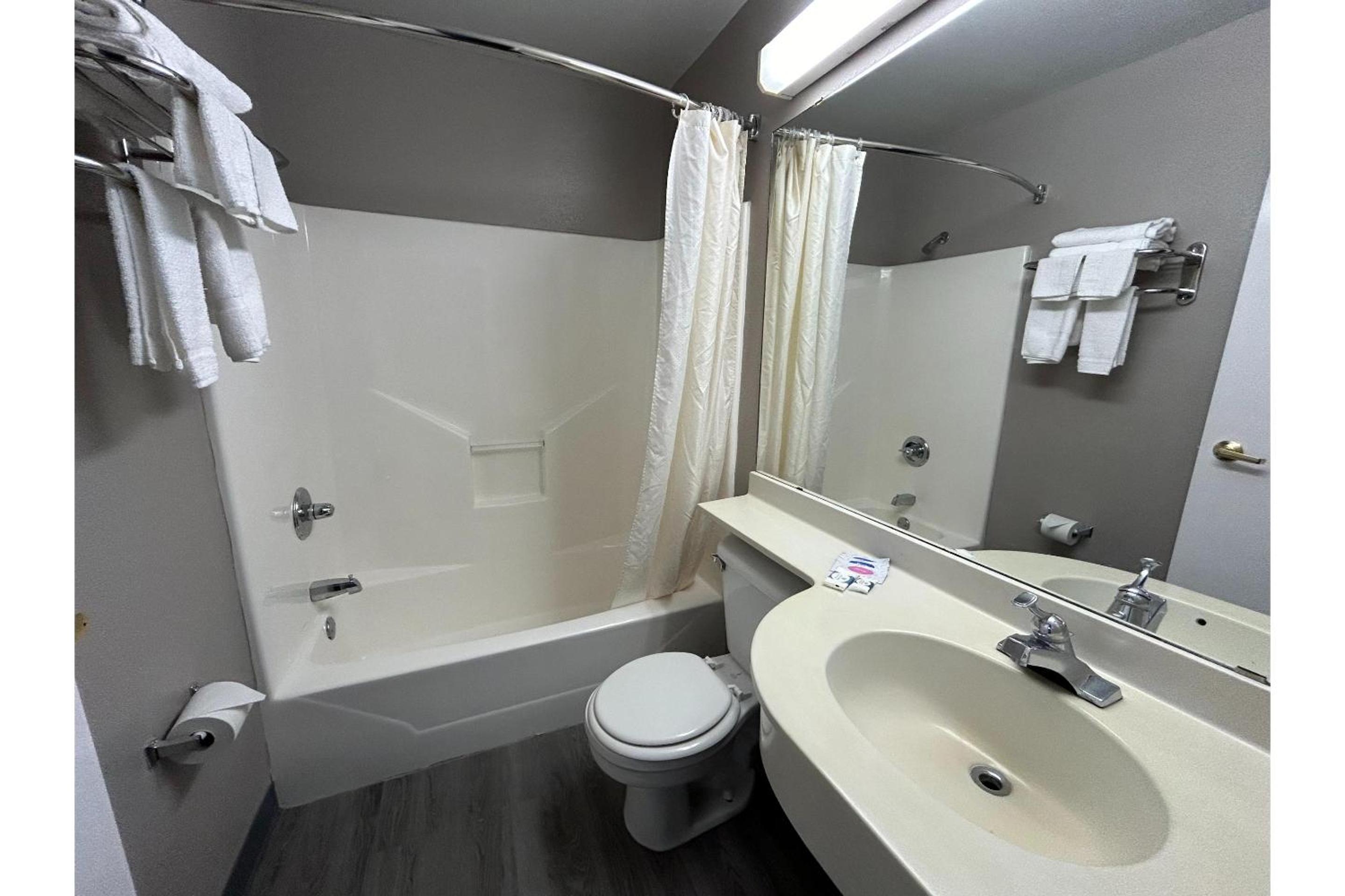 Motel 6 Idabel Ok - photo 38