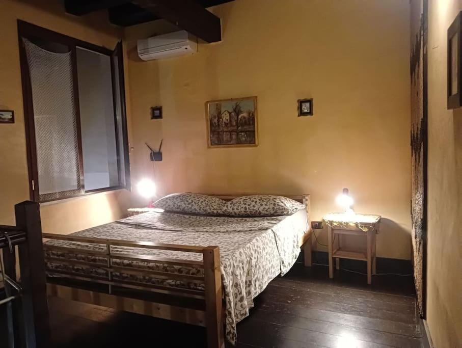 Appartamento centro storico 2 — 4-Star Luxury Hotel in Naples, Italy