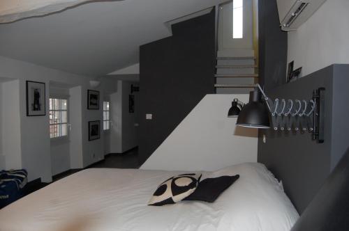 Le 2 - carbon neutral hotel in Vence