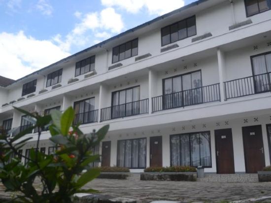 Puncak Village Hotel & Kampung Main Anak