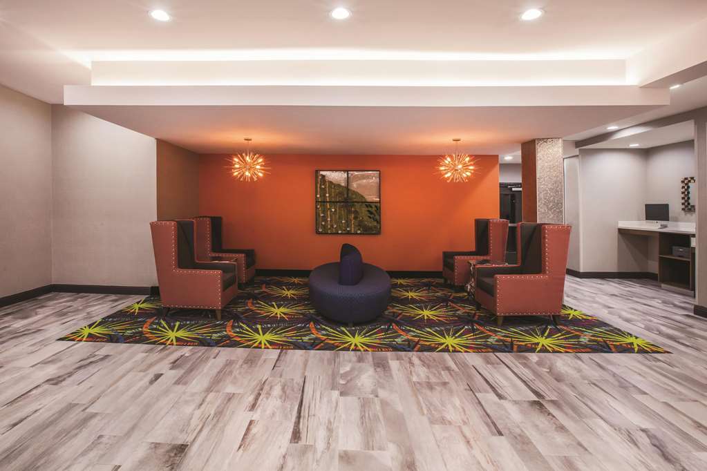 La Quinta Inn & Suites by Wyndham Baton Rouge Port Allen - photo 5