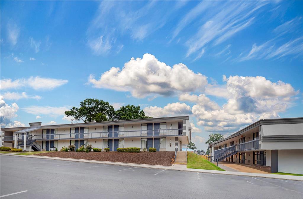Clarion Pointe Morrow Atlanta South - photo 3