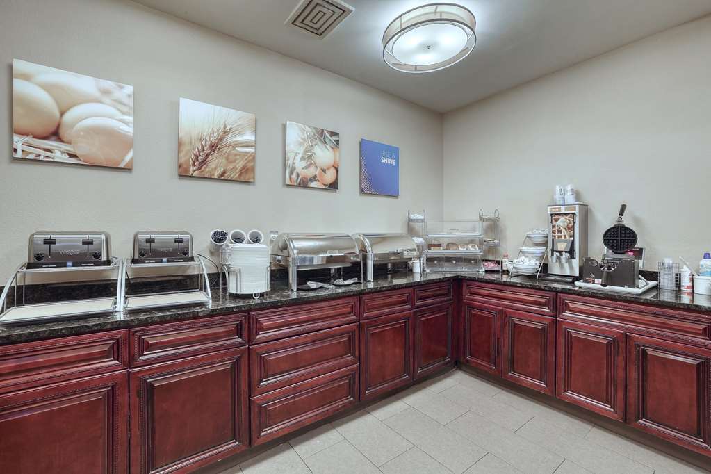 Comfort Suites Appleton Airport - photo 75