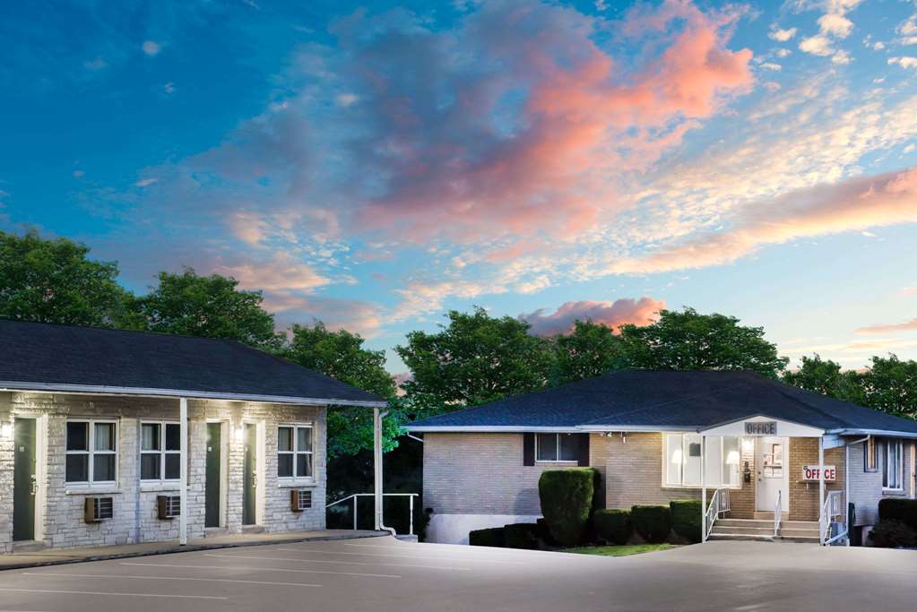 Knights Inn Pine Grove — hotel in Pine Grove