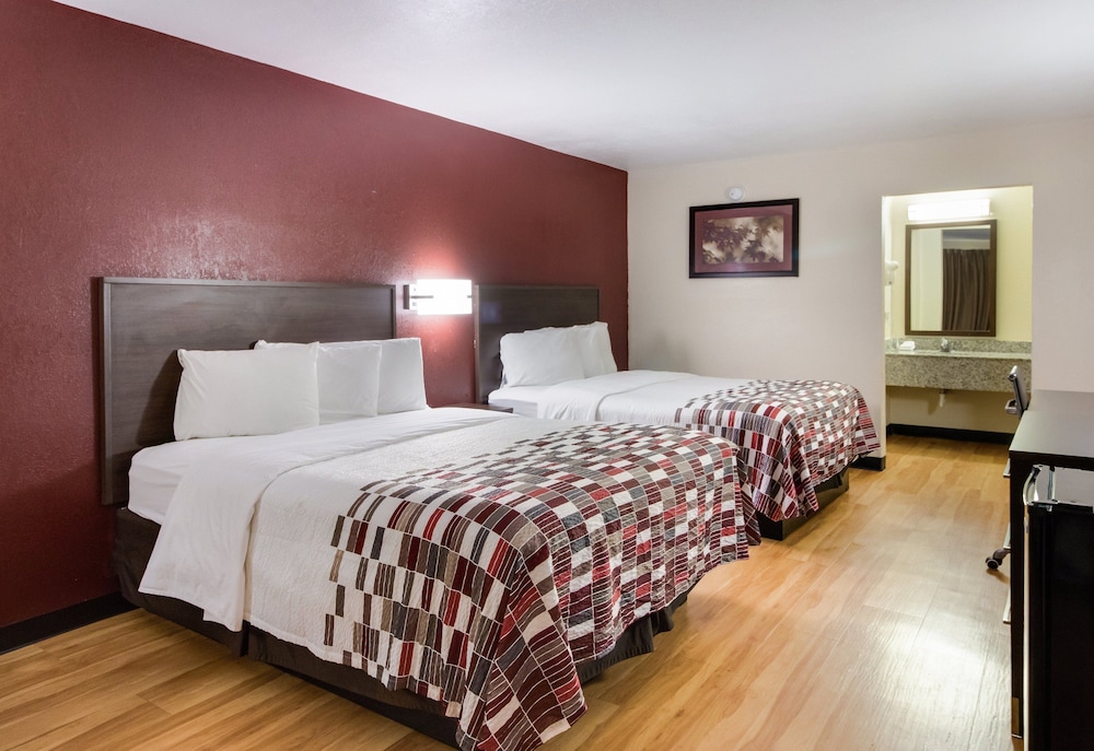 Red Roof Inn & Suites Commerce Athens - photo 15