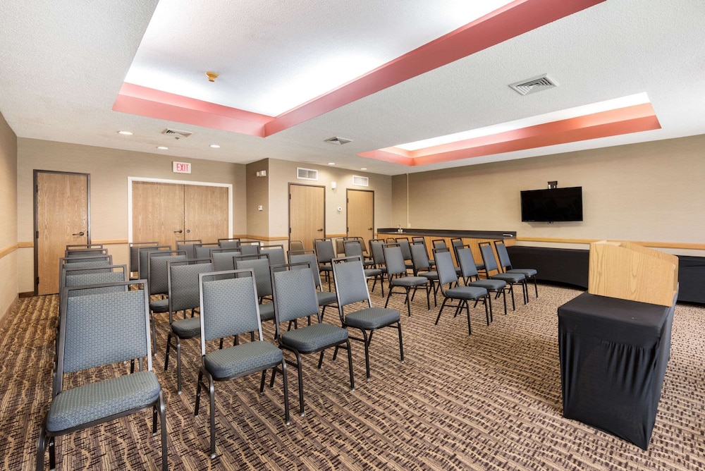 Comfort Suites Monroe - photo 73