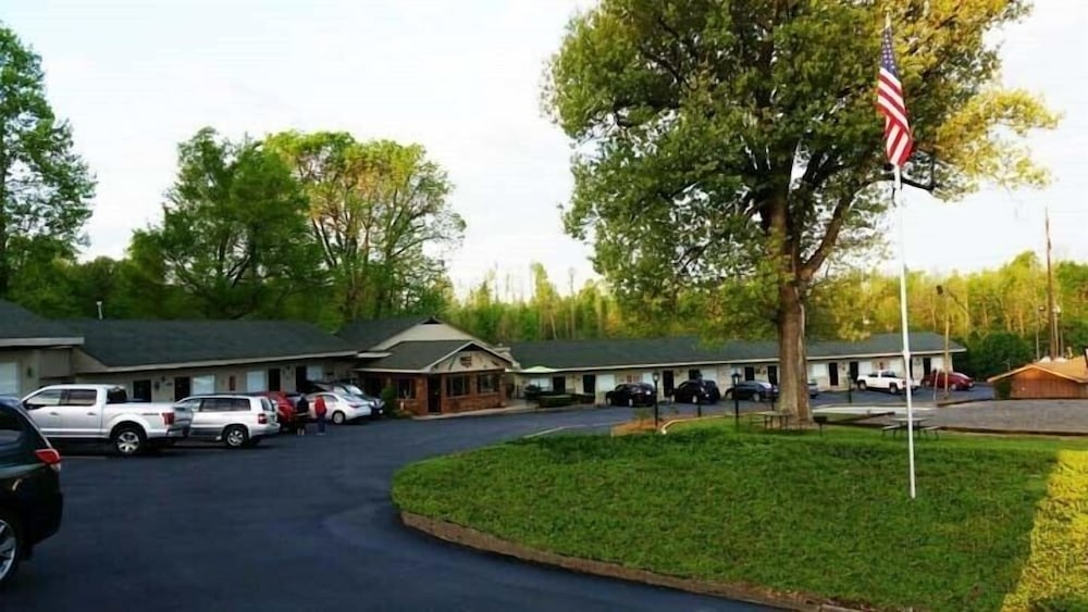 Kentucky Lake Inn - photo 16