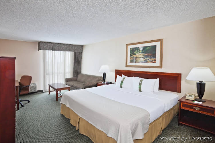 Holiday Inn Joplin I 44 & Us 71 - photo 16