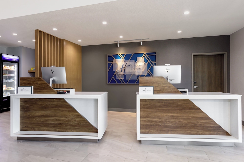 Holiday Inn Express & Suites Macclenny by IHG - photo 47