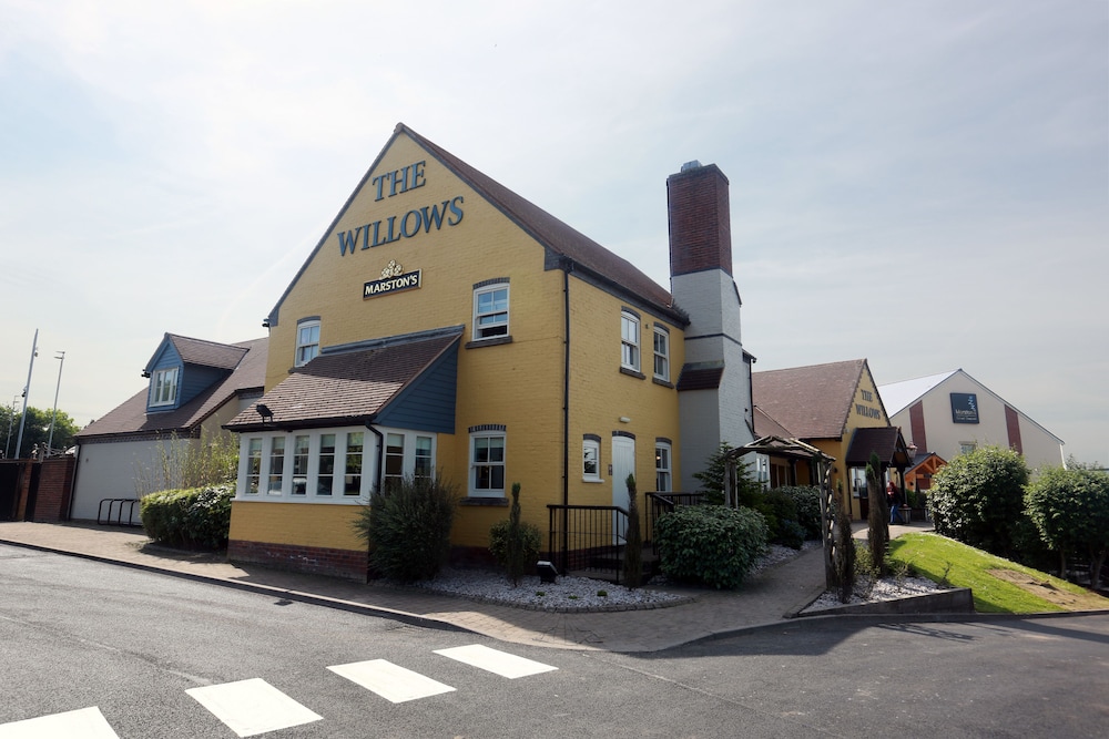 Willows Blackburn by Marston's Inn — 4-Star Luxury Hotel in Blackburn, United Kingdom