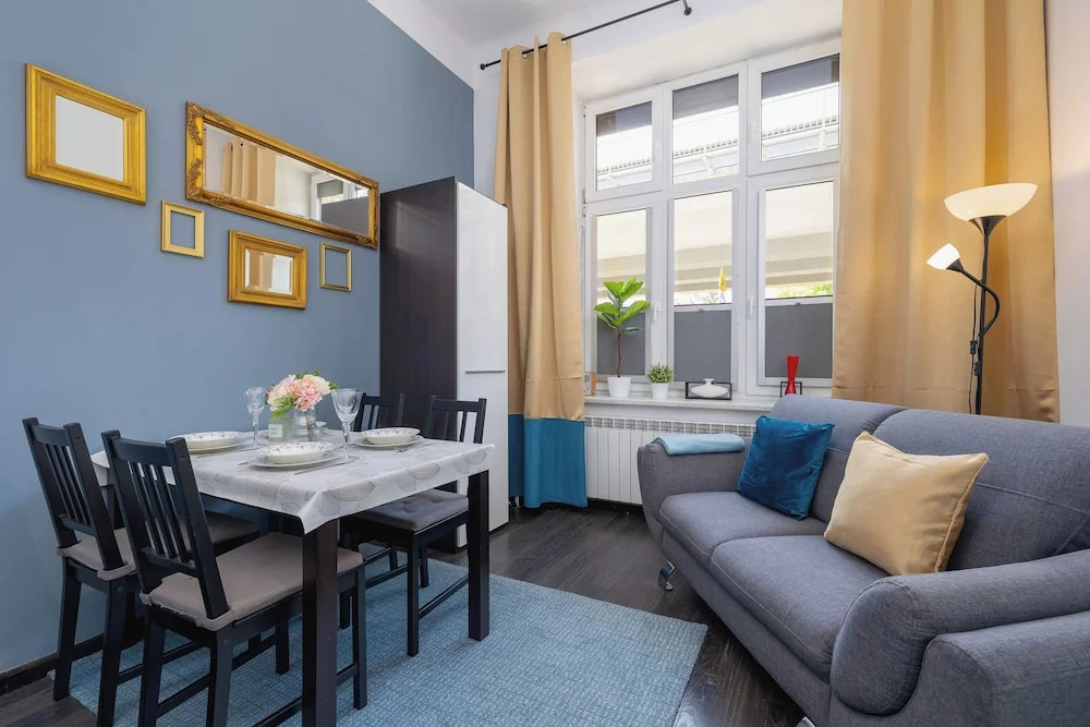 Apartment Near Old Town By Renters