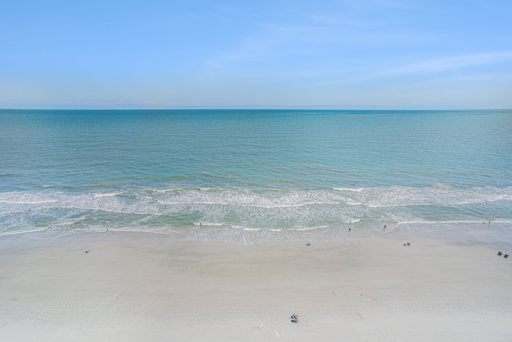 1402 Waters Edge Resort 2 Bedroom Condo by RedAwning - photo 32