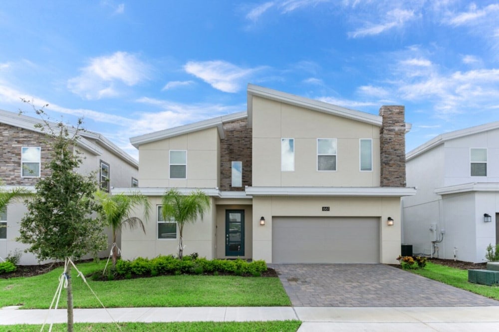 Rent a Luxury Villa on Champions Gate Resort Minutes From Disney Orlando Villa 3028 — hotel in Davenport