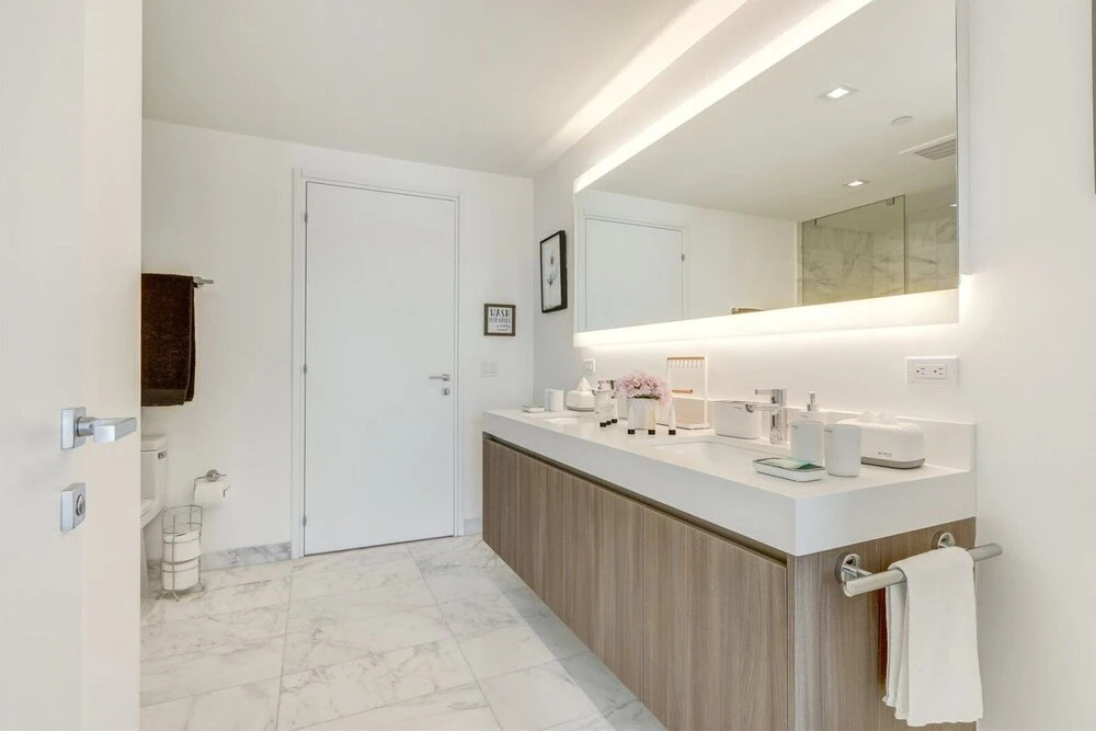 Top Fort Lauderdale Condo 9th Floor Private and Sanitized Hotel Amenities Free Parking for Stays Over 27 Days 400 ft From the Beach. Hosted by Super Host - photo 7