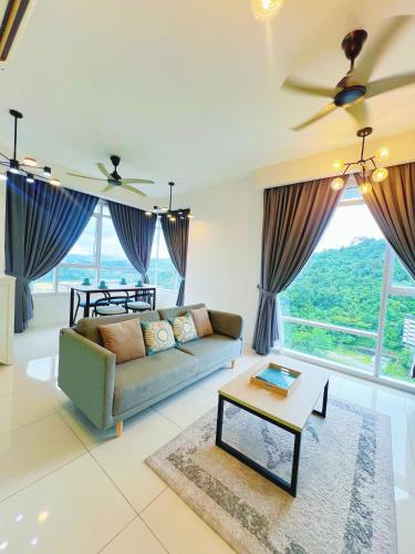 The Ridge at KL East mall Luxury 2BR Residence with City Skyline View جناح السلام — 4-Star Luxury Hotel in Kuala Lumpur, Malaysia