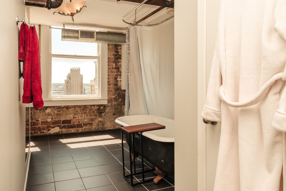 Crashpad On Main Street - photo 28