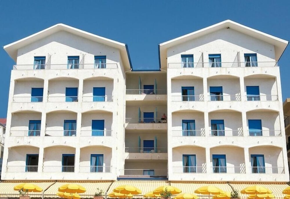 Sea Palace Hotel — hotel in Fuscaldo