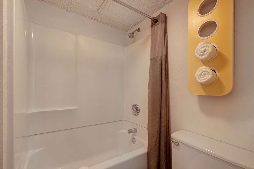Motel 6 Lakeville MN South Lakeville - photo 18