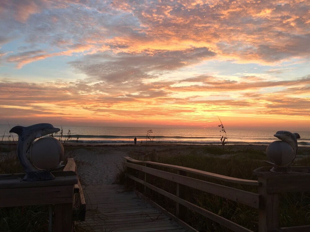Surf Studio Beach Resort - photo 87