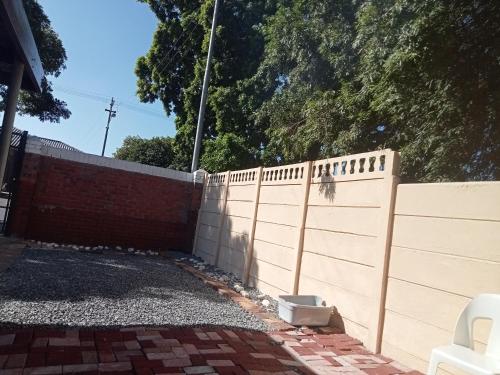 Athome Bellville Chrismar