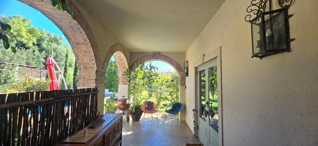 Sandmartins in Paarl, South Africa