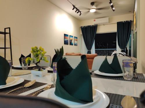 Modern and Comforts RC Residence Fully Aircond — 4-Star Luxury Hotel in Kuala Lumpur, Malaysia