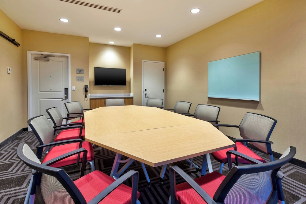 TownePlace Suites by Marriott Grand Rapids Airport Southeast - photo 28