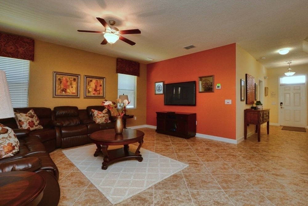Resort Community Large Private Pool Free Wifi Game Room No Rear Neighbors 6 Bedroom Home by RedAwning - photo 16
