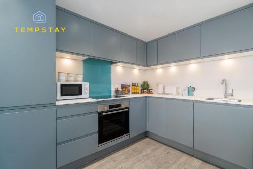 High Spec Modern Apartment Prime Location Parking By Tempstay