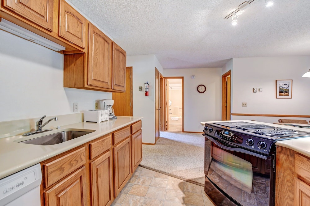Indian Peaks Resort - photo 18