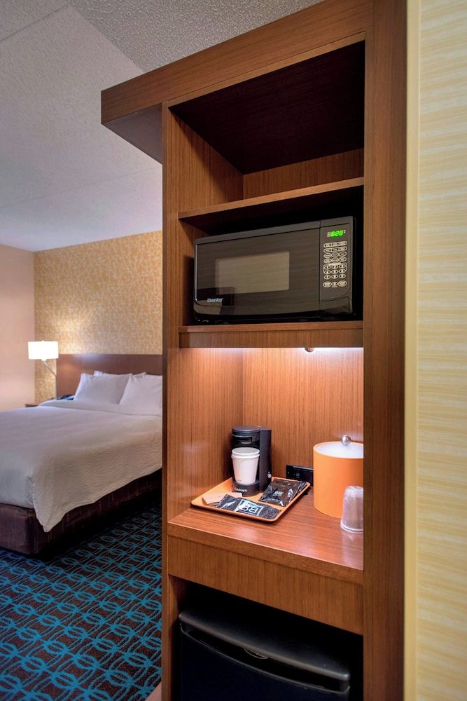 Fairfield Inn and Suites by Marriott Syracuse Carrier Circle - photo 7