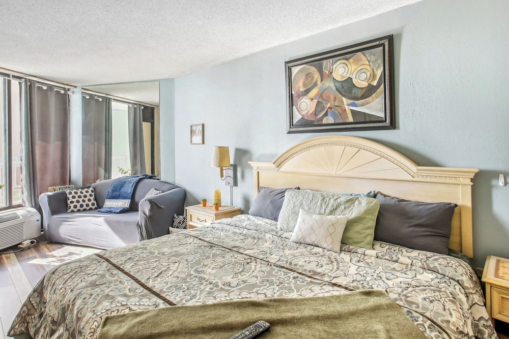Caravelle Tower Condo Rental Walk to Beach - photo 7