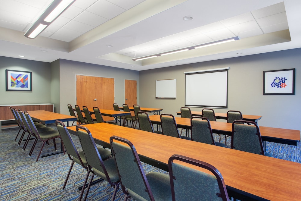 Holiday Inn Express Hotel & Suites Silver Springs Ocala by IHG - photo 31