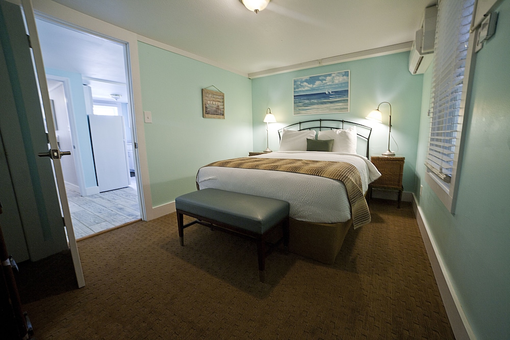 Georgianne Inn & Suites - photo 14