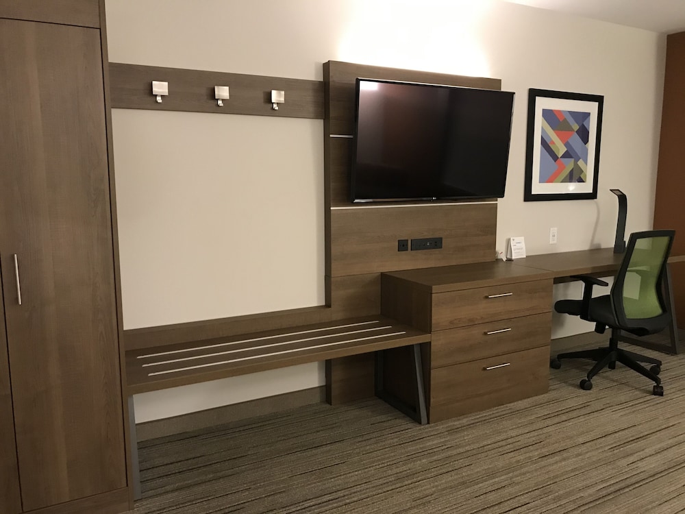 Holiday Inn Express & Suites Phoenix Airport North by IHG - photo 9