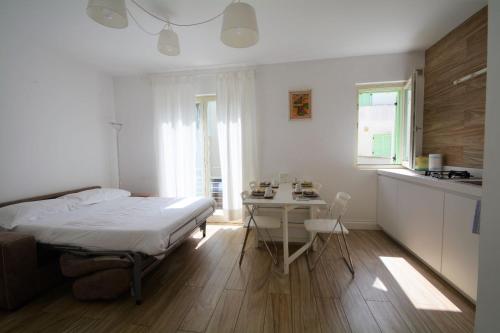 Essence Domus Sandalo 22044792 — Matera