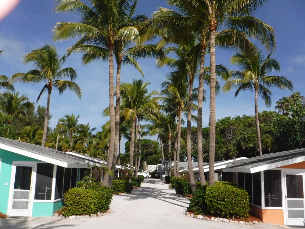 Waterside Inn on the Beach - photo 54