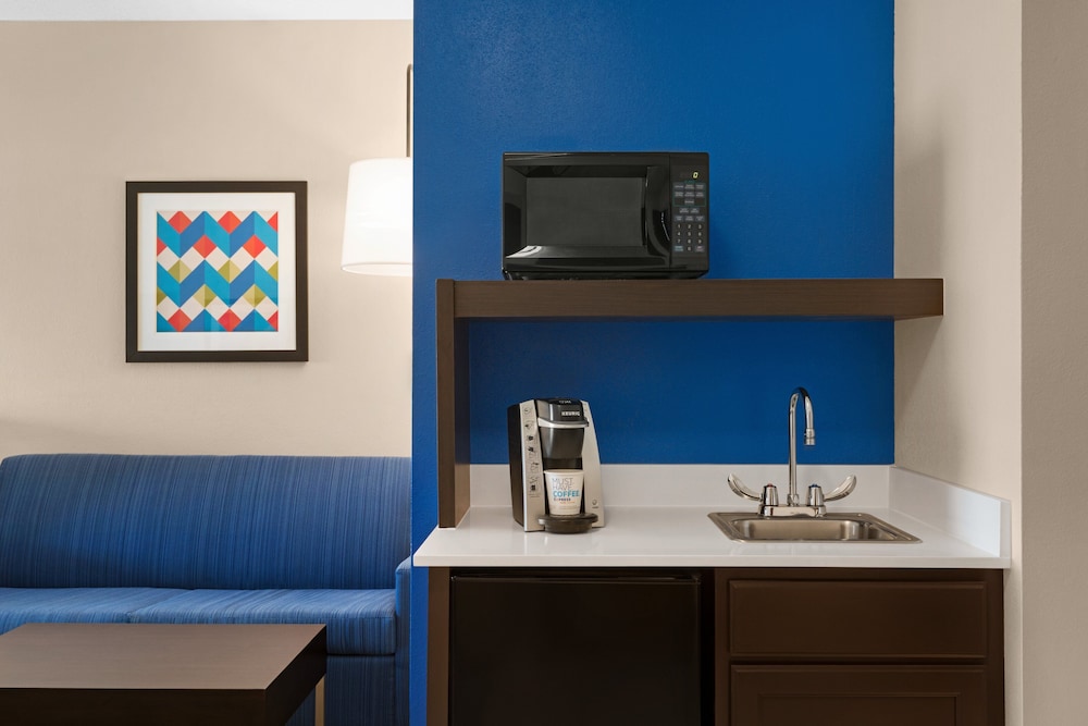 Holiday Inn Express & Suites McAlester by IHG - photo 11