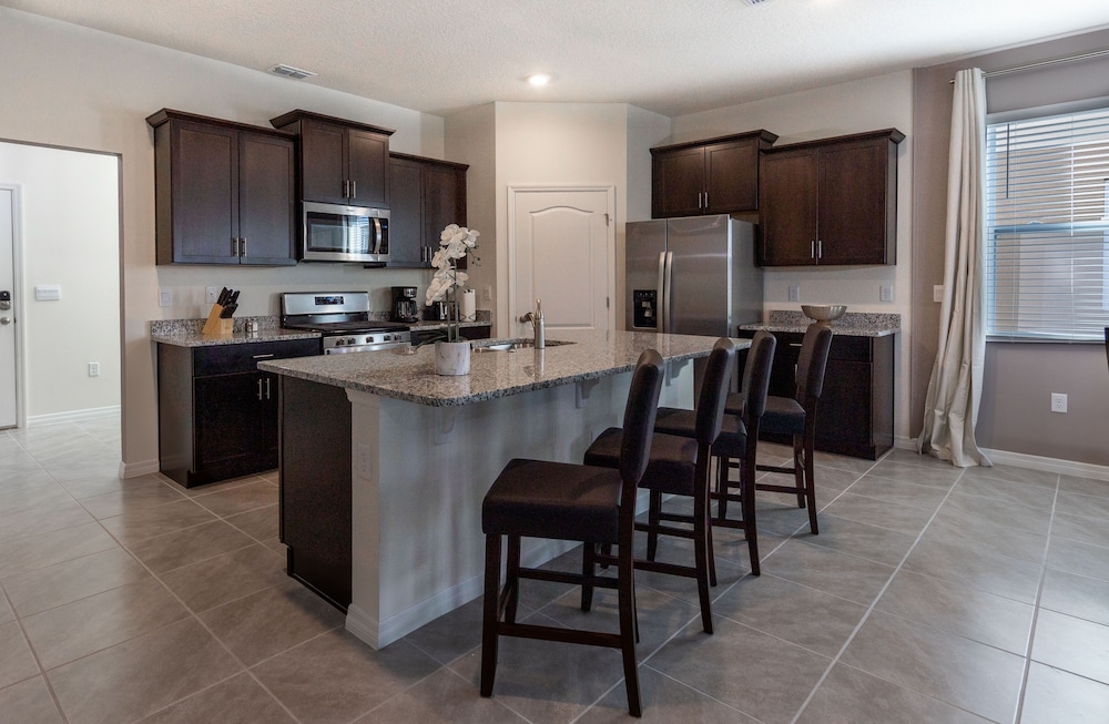 7660oml solterra Resort 5 Bedroom Home by RedAwning - photo 12