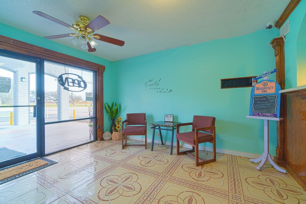 Regency Inn Three Rivers I 37 - photo 4