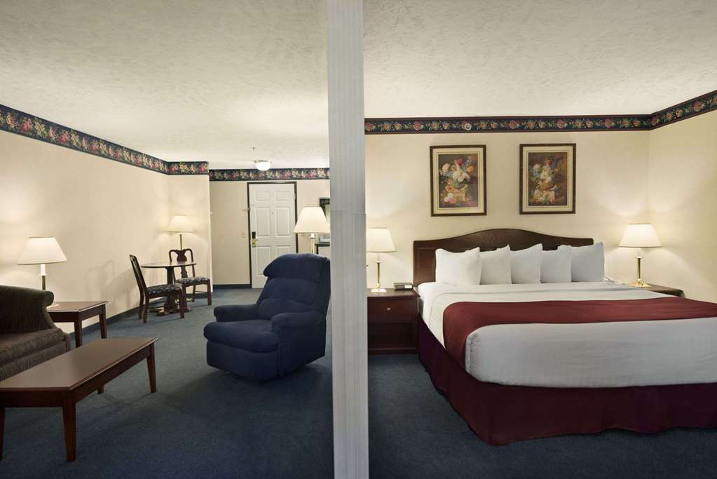 Days Inn by Wyndham Grayling - photo 11